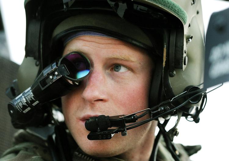 »Eskadrillen har været derude. Alle har skudt en del«, siger prins Harry. 