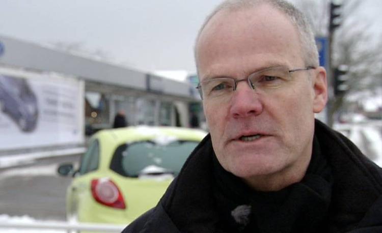Fejlkøb. Flemming Djernæs er en ud af mange udheldige bilejere, som har en defekt motor i sin bil. 