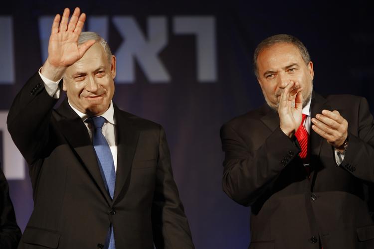 Valg. »Jeg takker for, at jeg får muligheden for at lede Israel for tredje gang«, sagde likud-lederen Benjamin Netanyahu umiddelbart efter valget. 