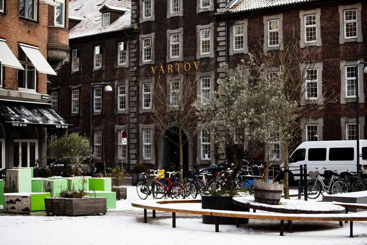 homohædring. Det er her ved Vartov , København vil opkalde en plads efter Axel Axgil. 