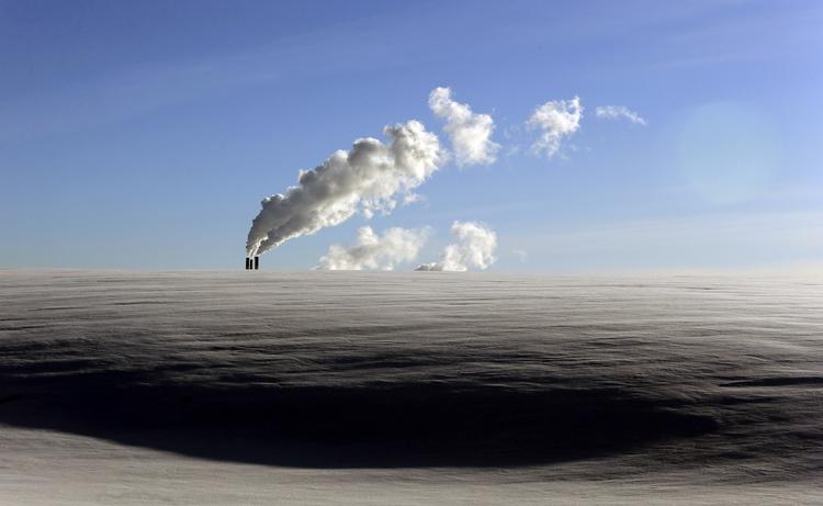 Damp fra et varmeanlæg ved Minsk, Hvideruslands hovedstad, hvor det i øjeblikket er helt ned til 14 frostgrader. 