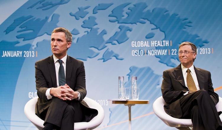Jens Stoltenberg, Norges premierminister, sammen med Bill Gates, Microsofts bestyrelsesformand, til et seminar i Oslo. Her diskuterede de det internationale samfunds udfordringer i forhold til sundhed og ulandshjælp. 