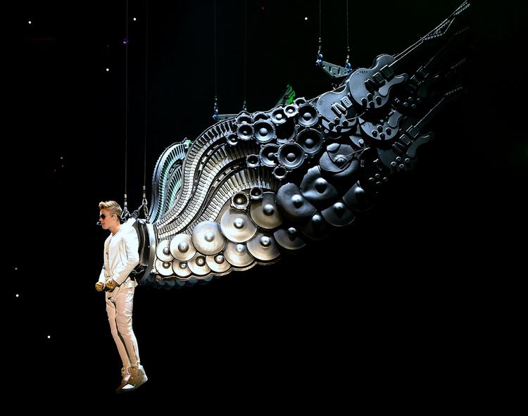 Justin Bieber optræder i Charlotte, North Carolina. 