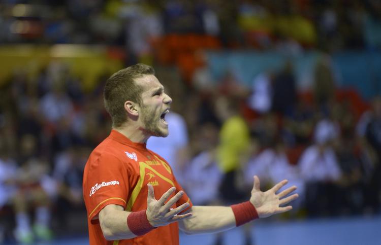 Spansk. De fulgtes pænt ad, men mod slutningen gik tyskerne i stå, og så Spanien og Antonio Jesus Garcia her juble over en semifinaleplads. 