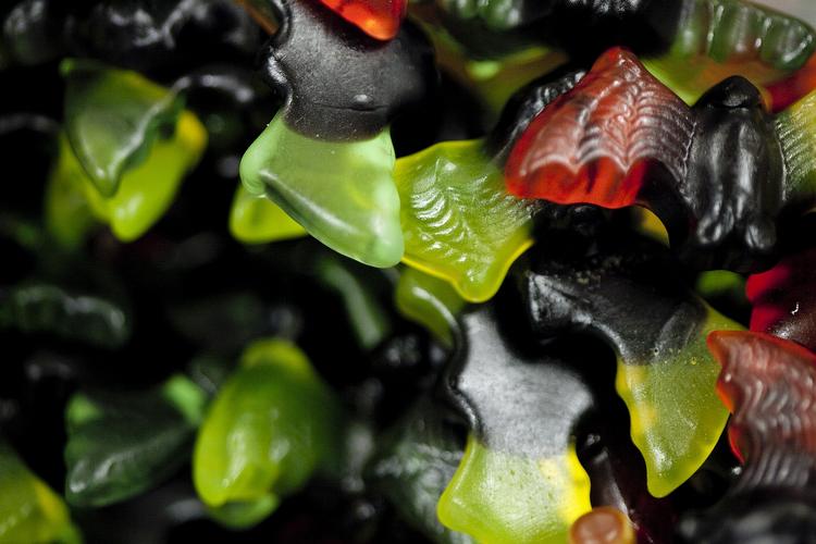 Sliksultent.  En analyse foretaget af Landbrug &amp; Fødevarer for foodculture.dk viser, at 13 pct. af børnefamiliernes dagligvareforbrug går til slik, is og chokolade.. 