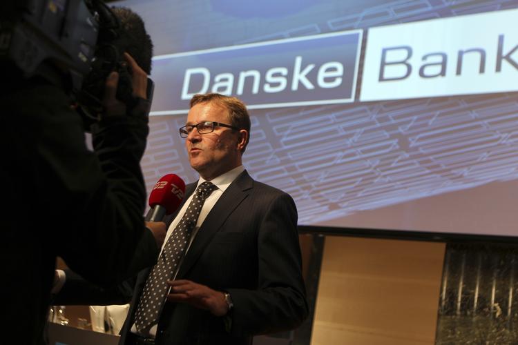 boksebold. Danske Banks ordførende direktør har fået hård medfart i den seneste tid. Men man kan også rose banken for noget, mener Anette Claudi. 