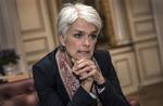 Ordknap. Erhvervs- og vækstminister Annette Vilhelmsen er tavs om, at regeringen skulle have forberedt et lovindgreb mod bankerne. 