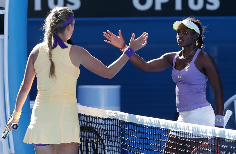 teensensation. Sloane Stephens (th) blev slået af en snu verdensetter Victoria Azarenka, men den unge amerikaners tid skal nok komme. 