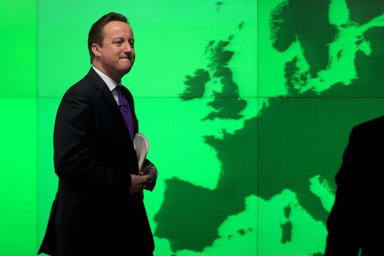 stålfast. David Cameron holdt i går en tale, hvor han sagde, at Storbritannien stiller betingelser for at blive i EU. Og efterfølgende skal aftalen, som briterne måtte indgå med de øvrige EU-lande, til folkeafstemning. 
