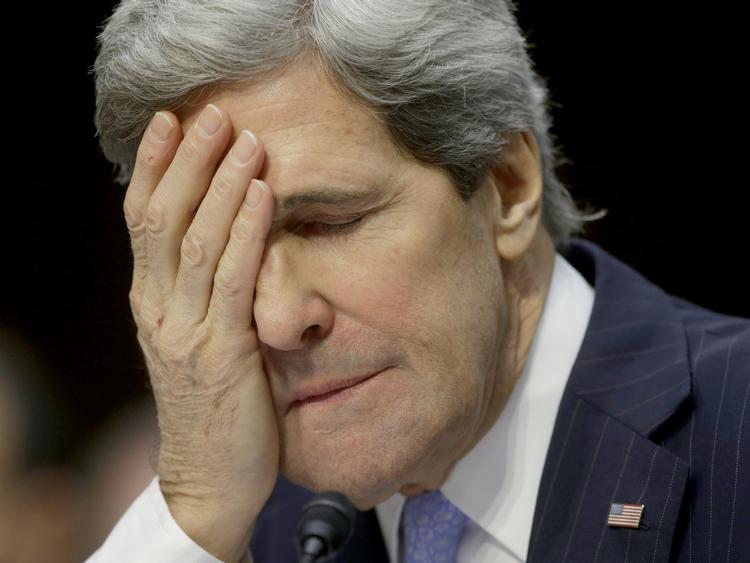 Langvarig. Det var en lang høring, John Kerry skulle igennem i dag på sin vej til udenrigsministerposten. Man kan godt gå hen og blive lidt træt. 