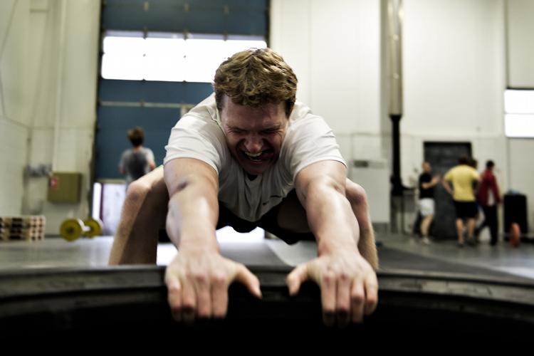 Hårdt. Crossfit er stadig så ny som træningsform, at der ikke er lavet nogen videnskabelige undersøgelser, der kan påvise, hvor mange der får skader af træningsformen. (arkivfoto) 