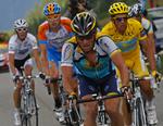 2009. Armstrong (forrest) og Wiggins (næstyderst fra venstre) på vej mod målet på 16. etape i 2009. 
