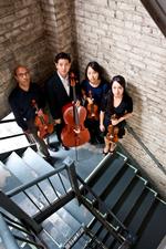 Flow. Det begyndte med dyb melankoli i en kulsort klagesang på slavisk vemodsmelodi og sluttede i udflippet polka, da Afiara String Quartet spillede tirsdag aften. 