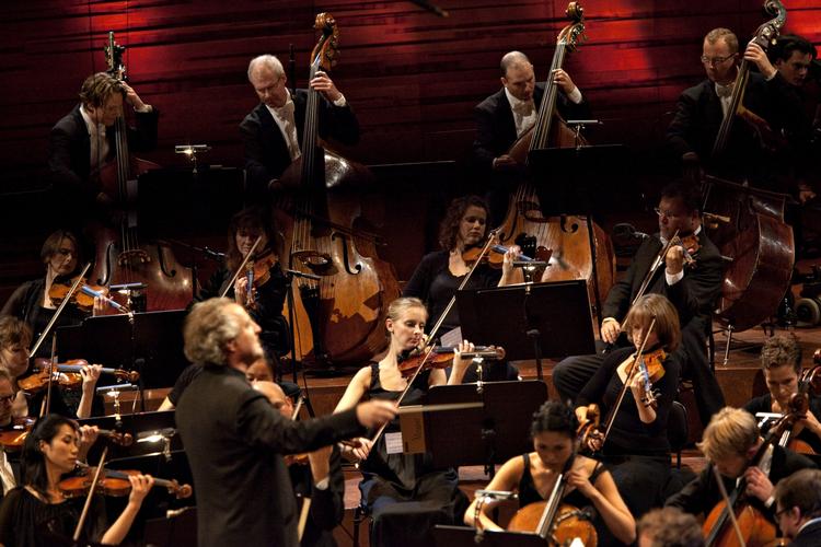 Ukompliceret. Det var velkalibreret, blød og bevidstgjort Beethoven, DR-orkestret leverede i Koncerthuset torsdag aften. 