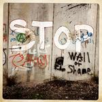 opslagstavle. Israels sikkerhedsbarriere på Vestbredden - den såkaldte mur - er fyldt med graffitti og slogans på den pålæstinensiske side. 