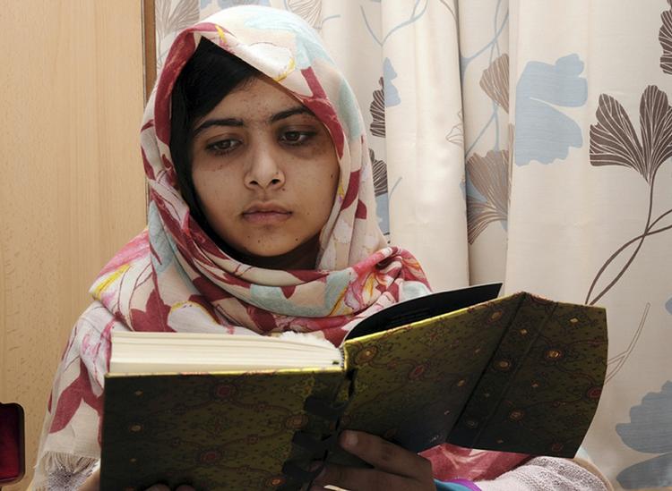 offer. Malala Yousafzai blev skudt i hovedet af militante Taleban-oprørere, da hun kørte i bus i Pakistan. 
