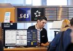 værre. Først sagde ledelsen i SAS, at der skulle skæres 800 stillinger i administrationen. Nu lyder det, at yderligere 200 skal væk. 