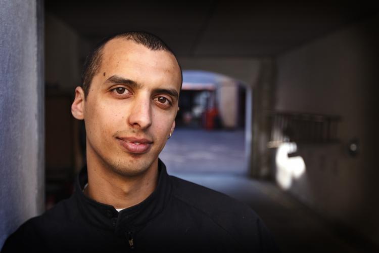 Rød. »Jeg er kold som jordbæris over, at kartoffelrækkesocialisterne hvisker arbejderrist om mig på de røde kongresser«, skriver Mattias Tesfaye. 