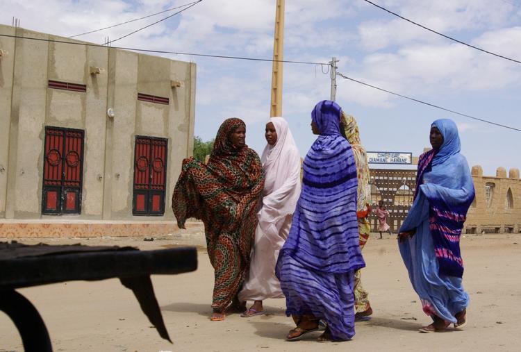 Islamisk. Sådan så der ud i i Timbuktu, mens islamisterne stadig kontrollerede oldtidsbyen. Kvinderne måtte kun gå ud, hvis de var dækket til.. 