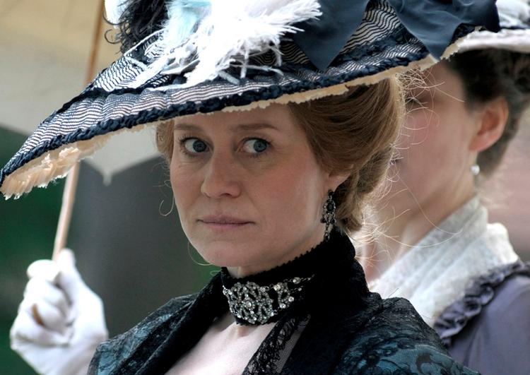 Kongeligt. Trine Dyrholm ses her i en scene fra den roste danske kongefilm. 