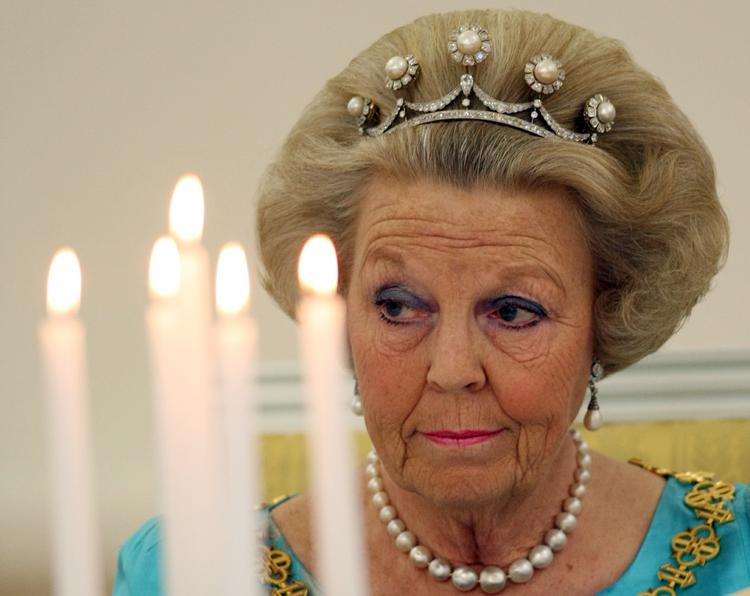 PENSION. Efter 33 år på tronen, træder Hollands dronning Beatrix nu ned. 