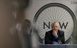 Parat. Den tidligere Tour de France-vinder Greg LeMond har tidligere tilbudt at overtage formandsskabet i UCI, indtil UCIs rolle i Armstrongs dopingsag er klarlagt. 