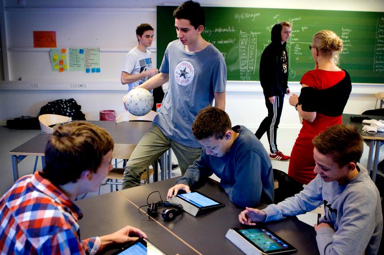 Fremtiden. I 1.t på Borupgaard Gymnasium bruger man iPads i stedet for bøger. 