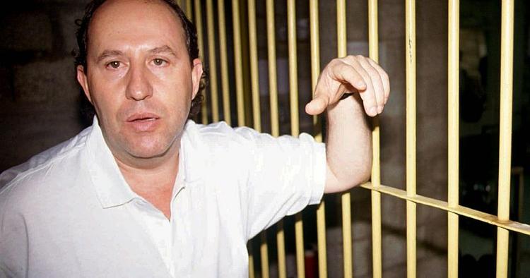 Narkofange. Efter drabet på Pablo Escobar i 1993 måtte hans bror Roberto (billedet) en tur bag tremmer for narkosmugling, ulovlig berigelse og kidnapning. 