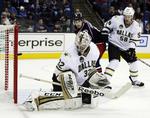 REDNING. I kampen mod Columbus Blue Jackets leverede Kari Lehtonen er usædvanlig redning. 