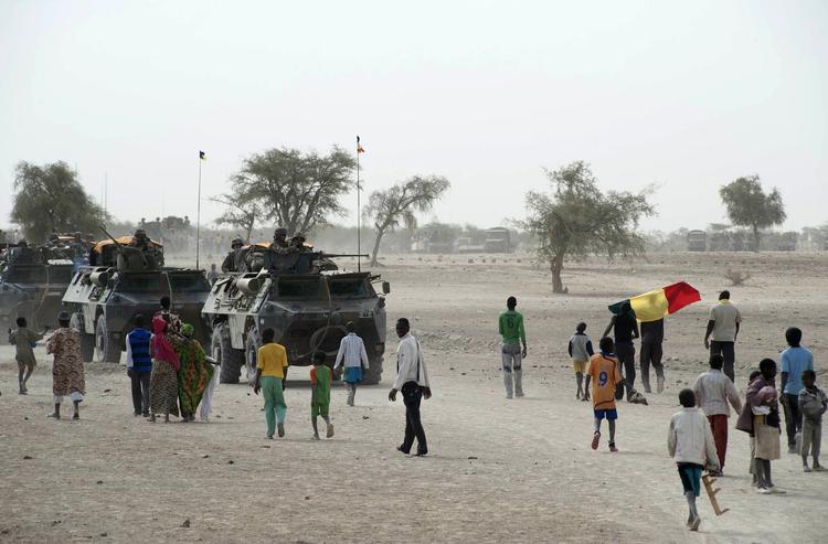 Glæde. Maliere bød de franske styrker velkommen, da de rykkede ind i Timbuktu. 