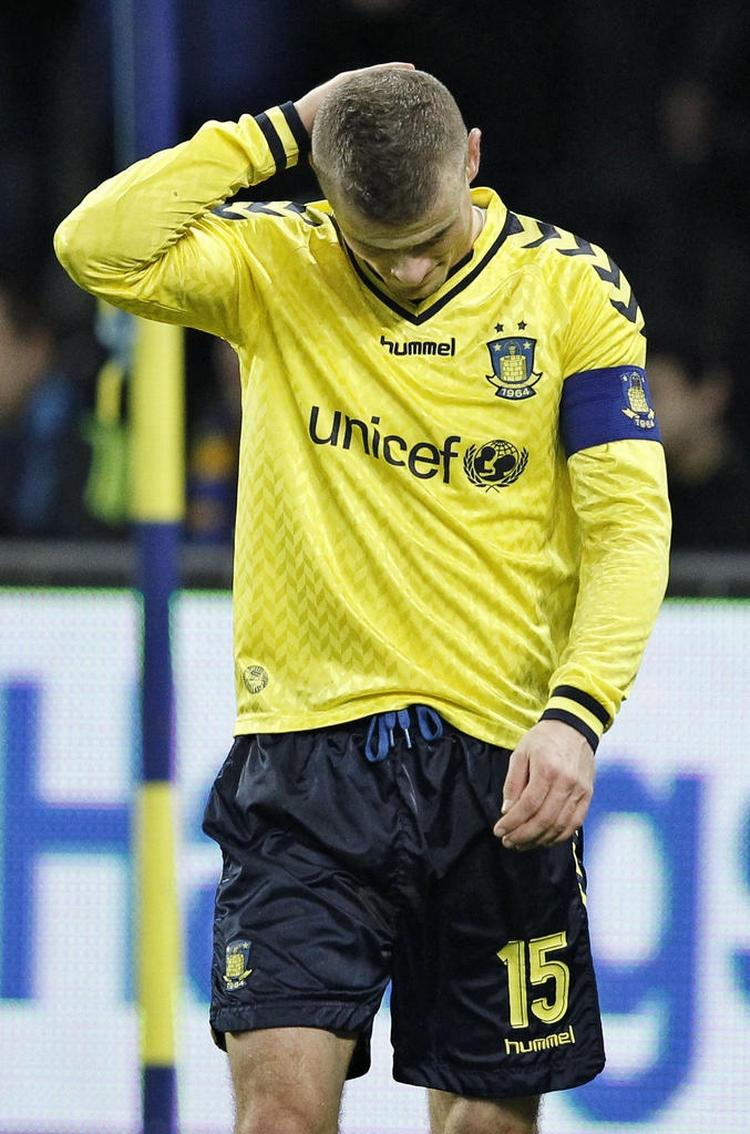 Ventetid. Mikkel Thygesen og co. kan blive fritstillet, hvis ikke der findes en løsning på de økonomiske problemer i Brøndby snarest. 