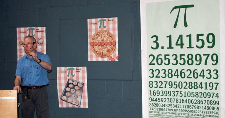 Foredrag. I San Franciscos udgave af Hellerups Experimentarium hyldede man også Pi tilbage i 2010. 