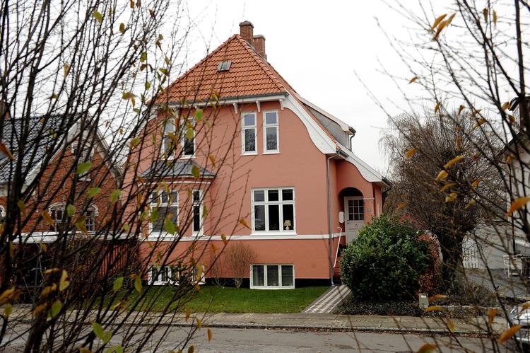Salgbarhed. Et hus tager sig bedre ud med grøn græsplæne og sol i haven end med udbredt  vintervissenhed. 