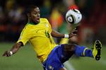 Rutineret. Bastos har spillet 10 landskampe. Ved VM i 2010 spillede han samtlige Brasiliens fem kampe fra start. 