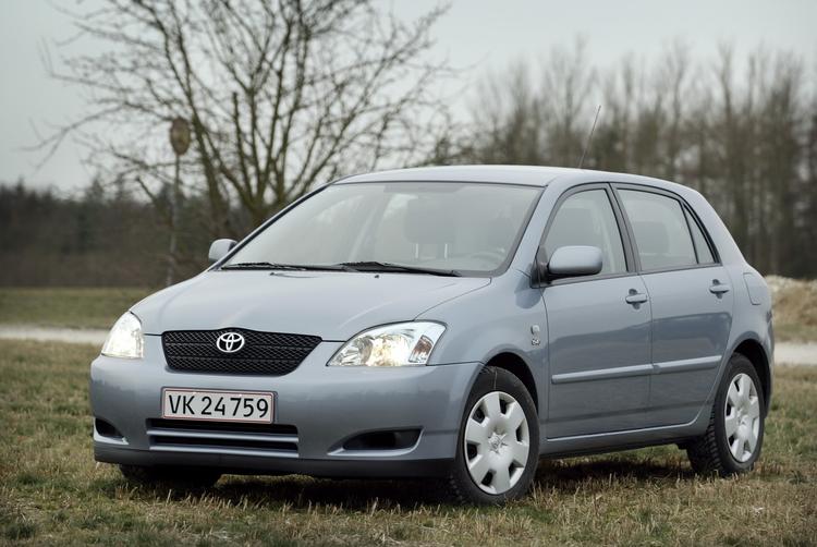 hjemkaldelse. Da Toyota Corolla var nu i 2004. Netop denne model er blandt dem, der indkaldes til et tjek på værkstedet. 