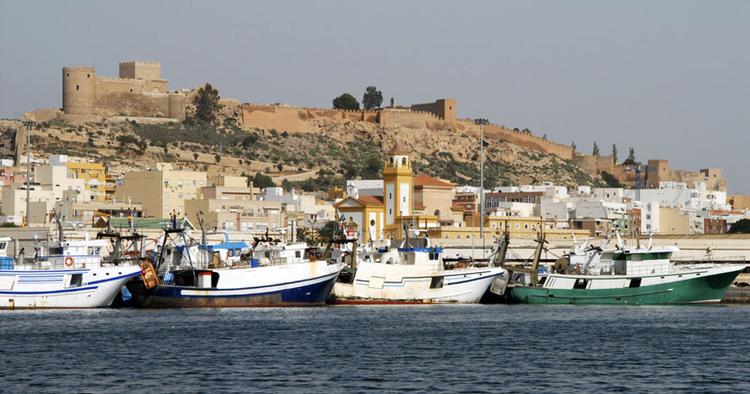 Almeria-kysten er mange steder ikke særlig besøgt, hvilket giver dejlig meget plads i det bløde sand. 