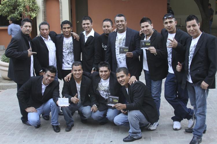 musikermord. Kombo Kolombia er et kendt ensemble i Mexico. Næsten alle medlemmerne er nu fundet myrdet. 