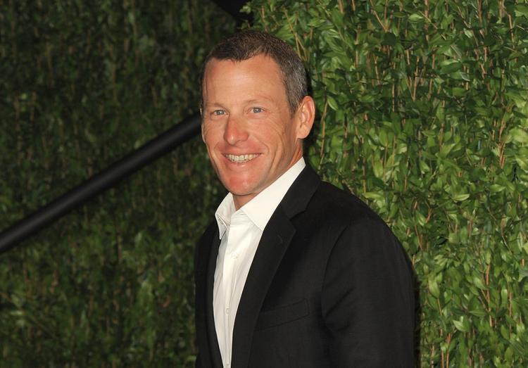 kampberedt. Lance Armstrong har genvundet lidt af sin gamle selvtillid og går i kødet på sine kritikere og cykelsportens ledere. 