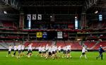 Gigantarena. Der er plads til over 70.000 i Glendale, hvor omkring 50.000 mexicanere vil sørge for vild larm. 