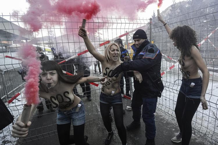 Protest. Den ukrainske feministgruppe FEMEN protesterede ved den årlige World Economic Forum konference i Davos. 
