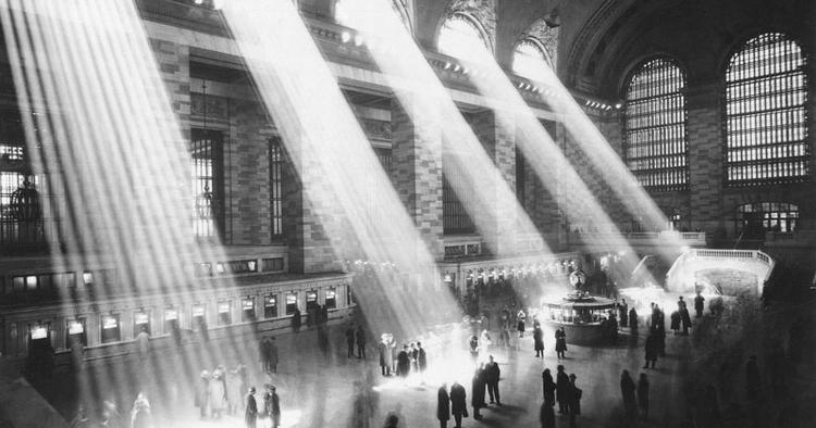 Over 150.000 rejsende besøgte Grand Central i de første timer på åbningsdagen. Foto: AP. 