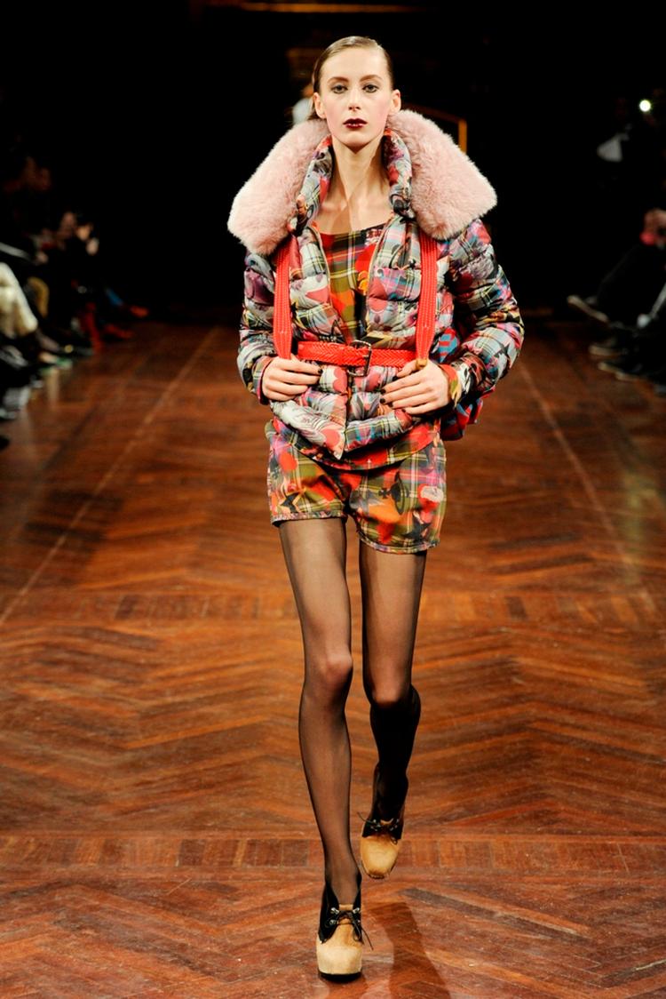 PUNKMODER. Den britiske topdesigner Vivienne Westwood holder for første gang show under Copenhagen Fashion Week - både for at kaste stjernedrys over modeugen og for at komme ind på det nordiske marked, siger ekspert. 