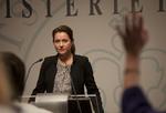 Drama. Skyggestatsministeren Birgitte Nyborg er populær i befolkningen. Men vi skal huske at bevare den kritiske sans. 