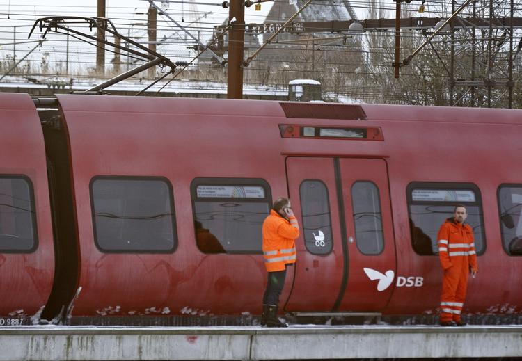 Trafik. S-togene kører igen efter at have haft problemer i morges. 