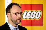 Arbejdspladser. Fra sommeren 2015 vil opgaver som dekorering og pakning af Lego-klodser flytte fra Billund. 