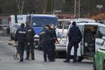 Aftersøgning. Politiet er stadig massivt til stede i Valby. 