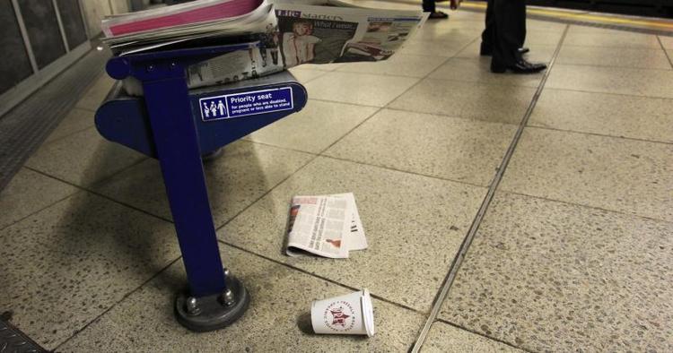 ophobning. Affaldet fylder godt på undergrundsstationerne i London, og oppe på gaden kan det blive svært at komme af med det. 