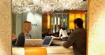 DESIGN. Lobbyen er udsmykket som et frostklart vinterlandskab, med en indviklet lysekrone over receptionen. 