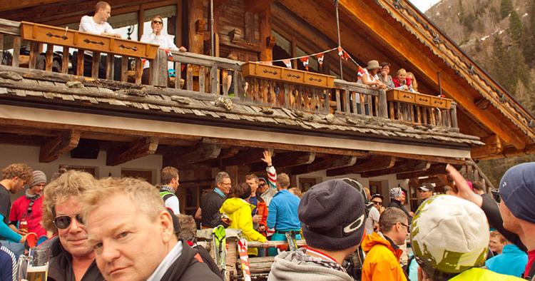 VOKALER. Hvis du kan overskue at skråle åh, åh, åh, åh, åh og lave lidt fagter, så er du klar til aprés-ski i Østrig. 