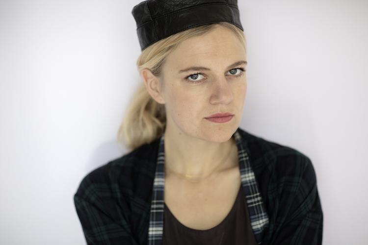 Cæcilie Trier, der blandt andet spiller i Choir of Young Believers, optræder med sit nyeste projekt CTM på festivalens sidste dag. 